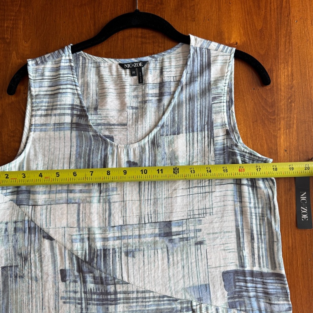Nic+Zoe Top - Size Petite - Picture 6 of 9